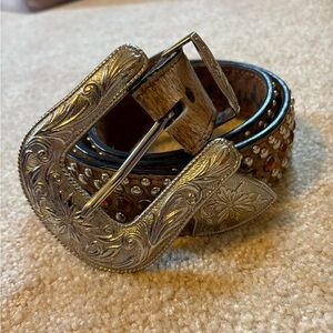 Western Belt

Signed by Jory Markiss